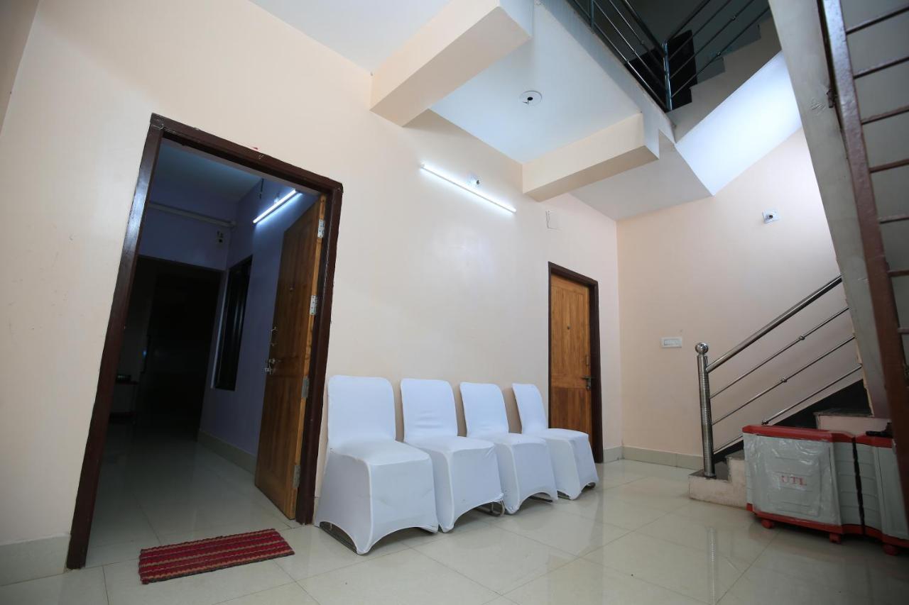 Railview inn Bhubaneswar Exterior foto
